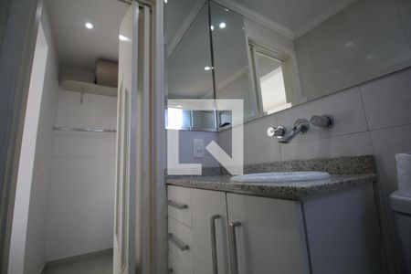 Apartamento à venda com 60m², 1 quarto e 2 vagasBanheiro da Suíte