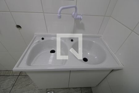 Pia do banheiro de apartamento para alugar com 1 quarto, 37m² em Socorro, São Paulo