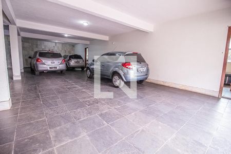 Casa à venda com 750m², 6 quartos e 8 vagas Casa à venda com 750m², 6 quartos e 8 vagasGaragem