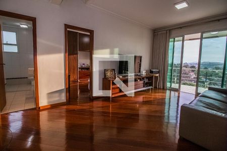 Casa à venda com 750m², 6 quartos e 8 vagas Casa à venda com 750m², 6 quartos e 8 vagasSala 2