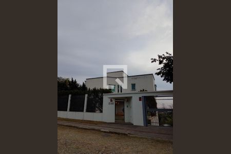 Casa à venda com 750m², 6 quartos e 8 vagas Casa à venda com 750m², 6 quartos e 8 vagasFachada