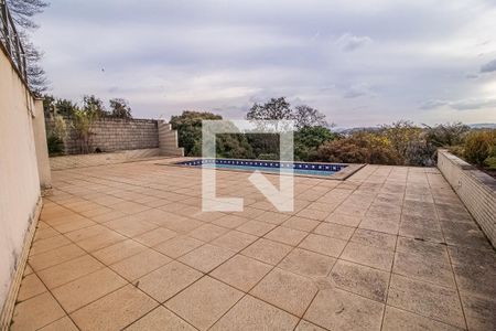 Casa à venda com 750m², 6 quartos e 8 vagas Casa à venda com 750m², 6 quartos e 8 vagasPiscina