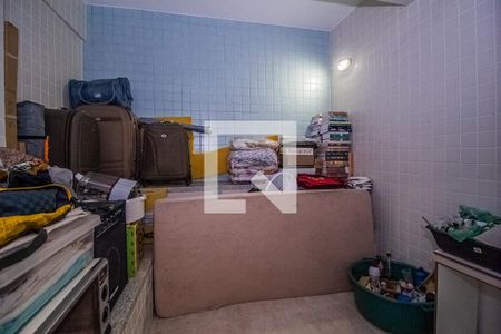 Casa à venda com 750m², 6 quartos e 8 vagas Casa à venda com 750m², 6 quartos e 8 vagasSaúna