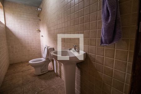 Casa à venda com 750m², 6 quartos e 8 vagas Casa à venda com 750m², 6 quartos e 8 vagasBanheiro Churrasqueira