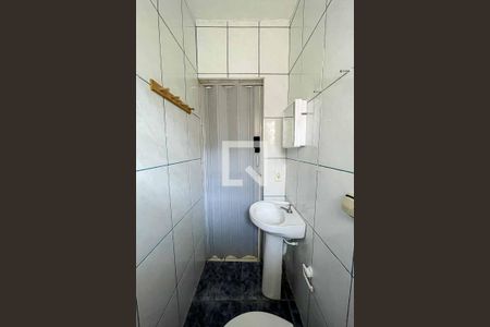 Banheiro de casa para alugar com 1 quarto, 35m² em Parque Peruche, São Paulo