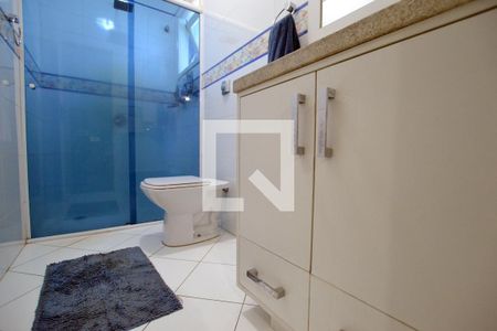 Casa à venda com 248m², 3 quartos e 4 vagasBanheiro da Suíte