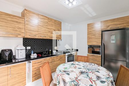 Casa à venda com 216m², 4 quartos e 4 vagas Casa à venda com 216m², 4 quartos e 4 vagasCozinha