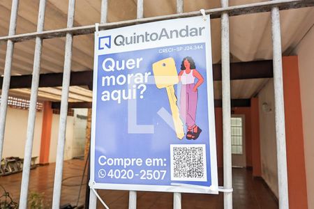 Casa à venda com 216m², 4 quartos e 4 vagas Casa à venda com 216m², 4 quartos e 4 vagasFachada