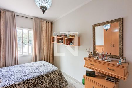 Casa à venda com 216m², 4 quartos e 4 vagas Casa à venda com 216m², 4 quartos e 4 vagasQuarto 2