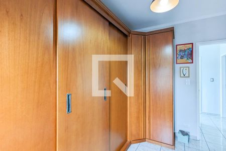 Casa à venda com 216m², 4 quartos e 4 vagas Casa à venda com 216m², 4 quartos e 4 vagasQuarto 1