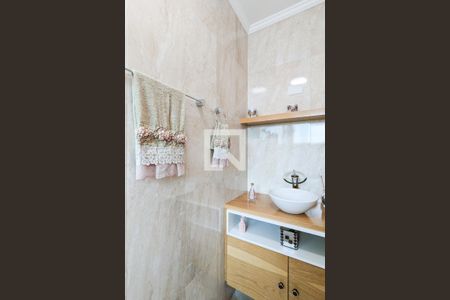 Casa à venda com 216m², 4 quartos e 4 vagas Casa à venda com 216m², 4 quartos e 4 vagasBanheiro da suíte