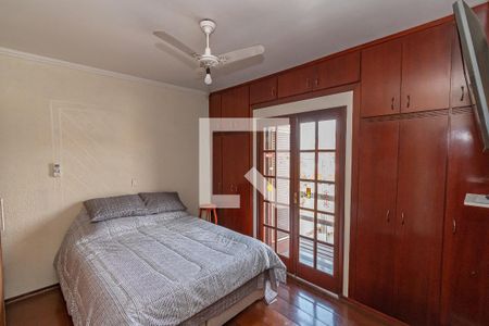 Casa de condomínio à venda com 220m², 4 quartos e 4 vagas Casa de condomínio à venda com 220m², 4 quartos e 4 vagasSuite 3
