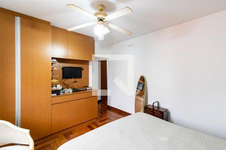 Casa à venda com 289m², 4 quartos e 3 vagas Casa à venda com 289m², 4 quartos e 3 vagasSuíte