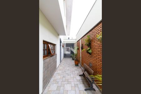 Casa à venda com 289m², 4 quartos e 3 vagas Casa à venda com 289m², 4 quartos e 3 vagasCorredor