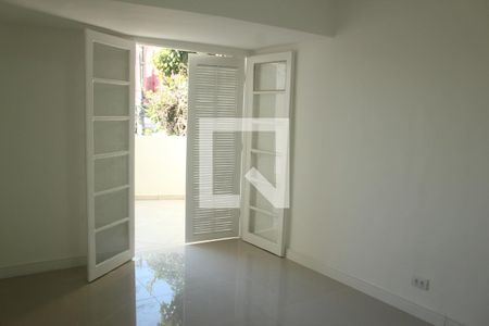 Suíte 1 de casa para alugar com 3 quartos, 100m² em Vila Marari, São Paulo