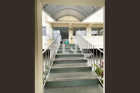 Apartamento à venda com 79m², 3 quartos e sem vaga Apartamento à venda com 79m², 3 quartos e sem vagaEntrada