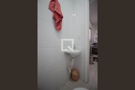 Casa de condomínio à venda com 71m², 2 quartos e 1 vagaBanheiro Social 2