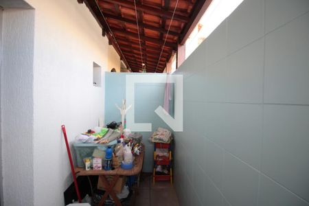 Casa de condomínio à venda com 71m², 2 quartos e 1 vagaÁrea de Serviço