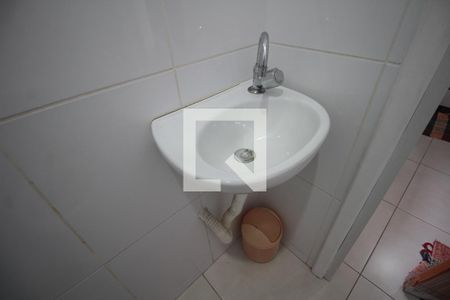 Casa de condomínio à venda com 71m², 2 quartos e 1 vagaBanheiro Social 2