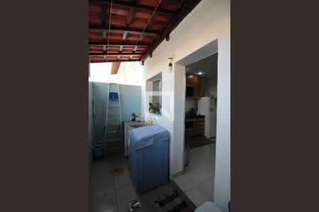 Casa de condomínio à venda com 71m², 2 quartos e 1 vagaÁrea de Serviço