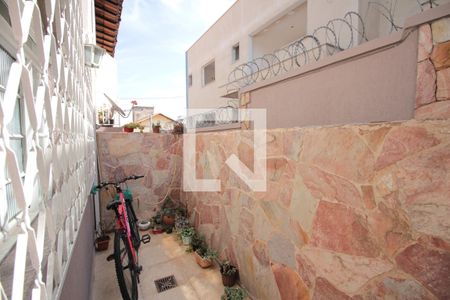 Casa de condomínio à venda com 71m², 2 quartos e 1 vagaEntrada