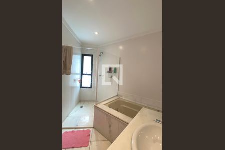 Casa de condomínio à venda com 3500m², 4 quartos e 16 vagasBanheiro da Suíte 3