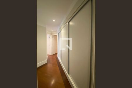 Casa de condomínio à venda com 3500m², 4 quartos e 16 vagasCorredor