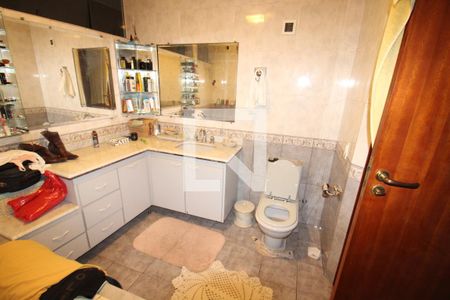 Casa à venda com 350m², 4 quartos e 4 vagasQuarto 3 - Banheiro