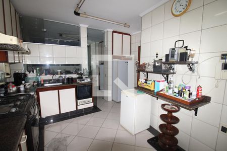 Casa à venda com 350m², 4 quartos e 4 vagasCozinha