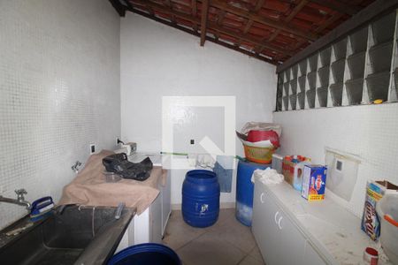 Casa à venda com 350m², 4 quartos e 4 vagasÁrea de Serviço