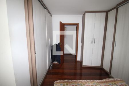 Casa à venda com 350m², 4 quartos e 4 vagasQuarto 2