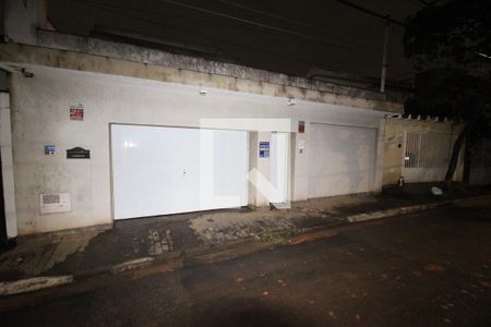 Casa à venda com 350m², 4 quartos e 4 vagasFachada