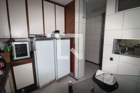 Casa à venda com 350m², 4 quartos e 4 vagasCozinha