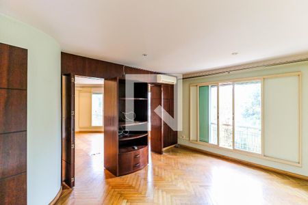 Casa à venda com 880m², 5 quartos e 8 vagas Casa à venda com 880m², 5 quartos e 8 vagasSuíte 5
