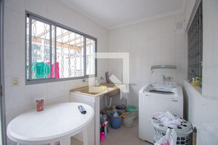 Casa à venda com 205m², 3 quartos e 3 vagas