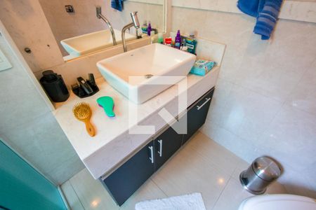 Casa à venda com 180m², 3 quartos e 2 vagas Casa à venda com 180m², 3 quartos e 2 vagasBanheiro social 1