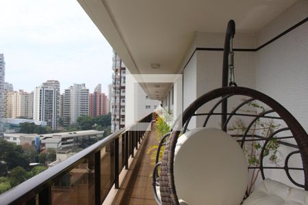 Apartamento à venda com 380m², 4 quartos e 5 vagasVaranda 