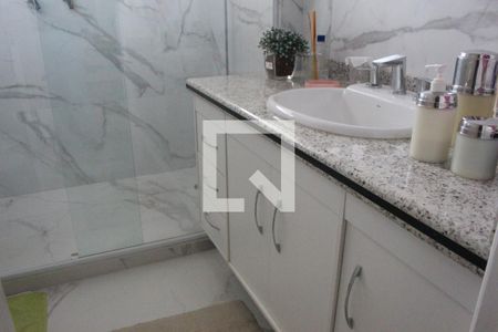 Apartamento à venda com 380m², 4 quartos e 5 vagasBanheiro Suíte 2