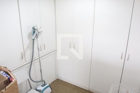 Apartamento à venda com 380m², 4 quartos e 5 vagasQuarto de Serviço 2