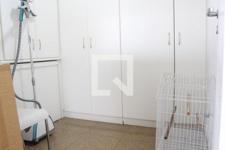 Apartamento à venda com 380m², 4 quartos e 5 vagasQuarto de Serviço 2