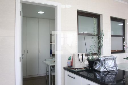 Apartamento à venda com 380m², 4 quartos e 5 vagasQuarto de Serviço 1