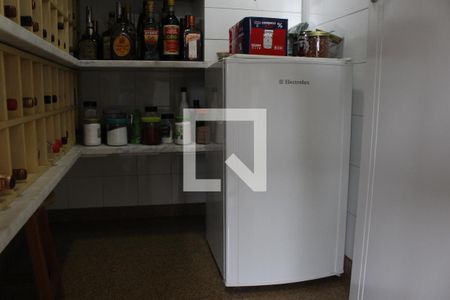 Apartamento à venda com 380m², 4 quartos e 5 vagasDespensa 