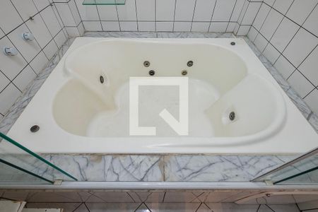 Apartamento à venda com 201m², 3 quartos e sem vagaBanheiro