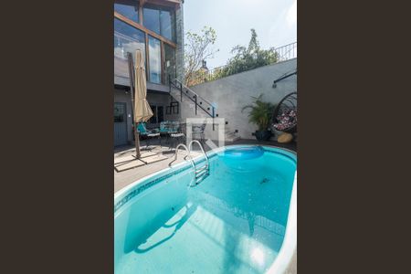 Casa à venda com 200m², 5 quartos e 2 vagasPiscina / Quintal