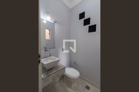 Casa de condomínio para alugar com 194m², 3 quartos e 4 vagas Casa de condomínio para alugar com 194m², 3 quartos e 4 vagasBanheiro