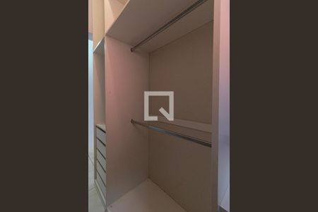 Casa de condomínio para alugar com 194m², 3 quartos e 4 vagas Casa de condomínio para alugar com 194m², 3 quartos e 4 vagasQuarto 3