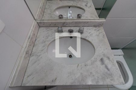 Casa de condomínio para alugar com 194m², 3 quartos e 4 vagas Casa de condomínio para alugar com 194m², 3 quartos e 4 vagasBanheiro