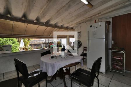 Casa à venda com 400m², 2 quartos e 6 vagasÁrea comum - Cozinha