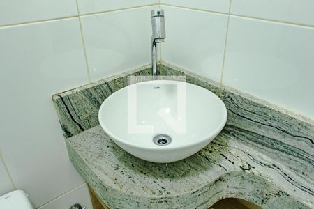 Banheiro - torneira de kitnet/studio para alugar com 1 quarto, 23m² em Menino Deus, Porto Alegre
