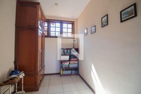 Casa à venda com 450m², 6 quartos e 4 vagas Casa à venda com 450m², 6 quartos e 4 vagasCloset do Quarto 5